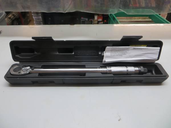 8 click type Torque Wrench with manual.jpg