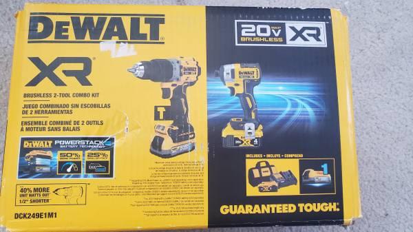 DEWALT 20V MAX XR HD-Impact Kit with 2 Batteries, Charger and Tool Bag.jpg