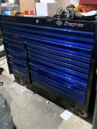 Snap-On Rolling tool box gloss black and aluminized blue..jpg