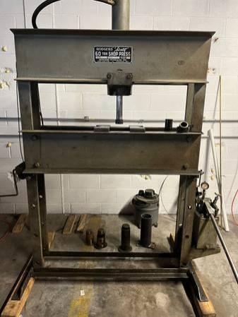 60 Ton Hydraulic Shop Press.jpg