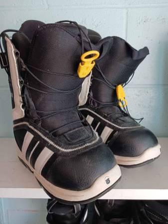 Kids Size 5 Burton Ruler Snowboard Boots.jpg
